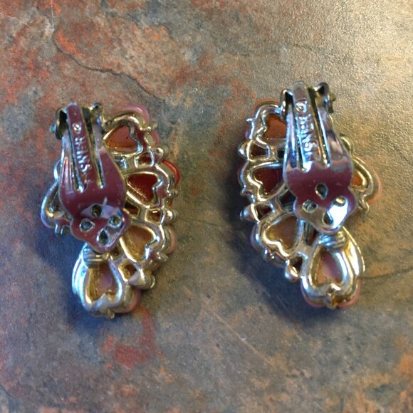 Vintage Lisner Pink Hearts And Rhinestones Clip-On Earrings - Picture 3 of 5